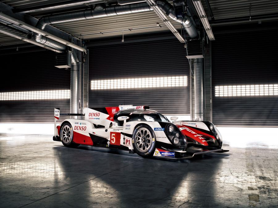  Toyota TS050 Hybrid 2016 года  (фото 18 из 27)